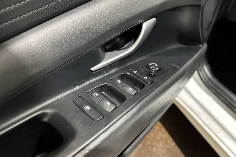 2026 Hyundai Elantra — photo 26 of 29