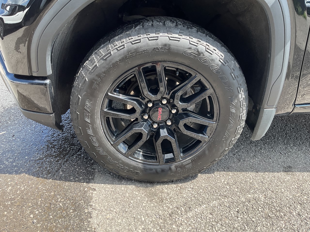 2024 GMC Sierra 1500 — photo 10 of 34