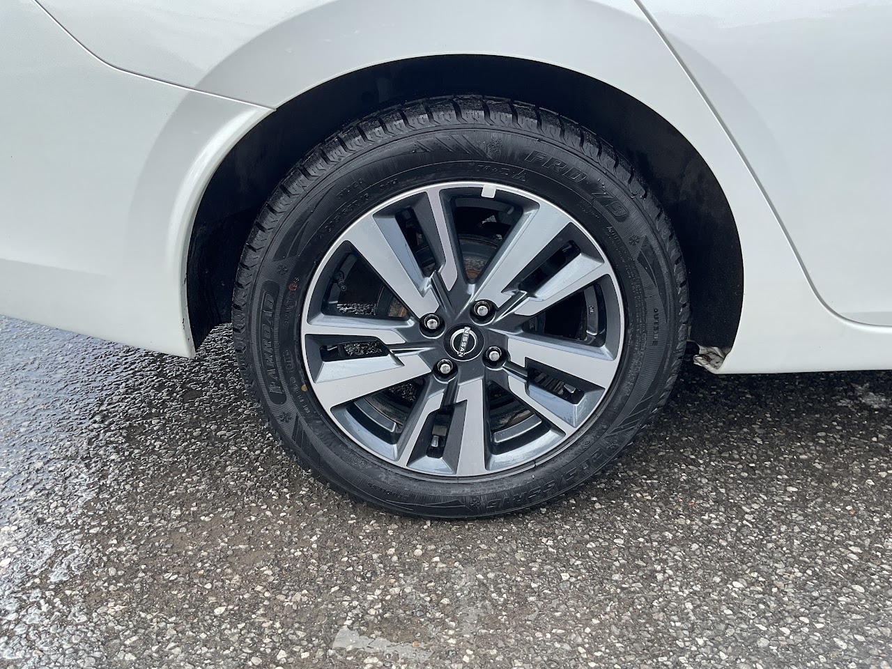 2025 Nissan Versa — photo 13 of 34