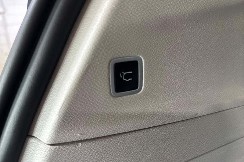 2024 Chrysler Pacifica — photo 13 of 33