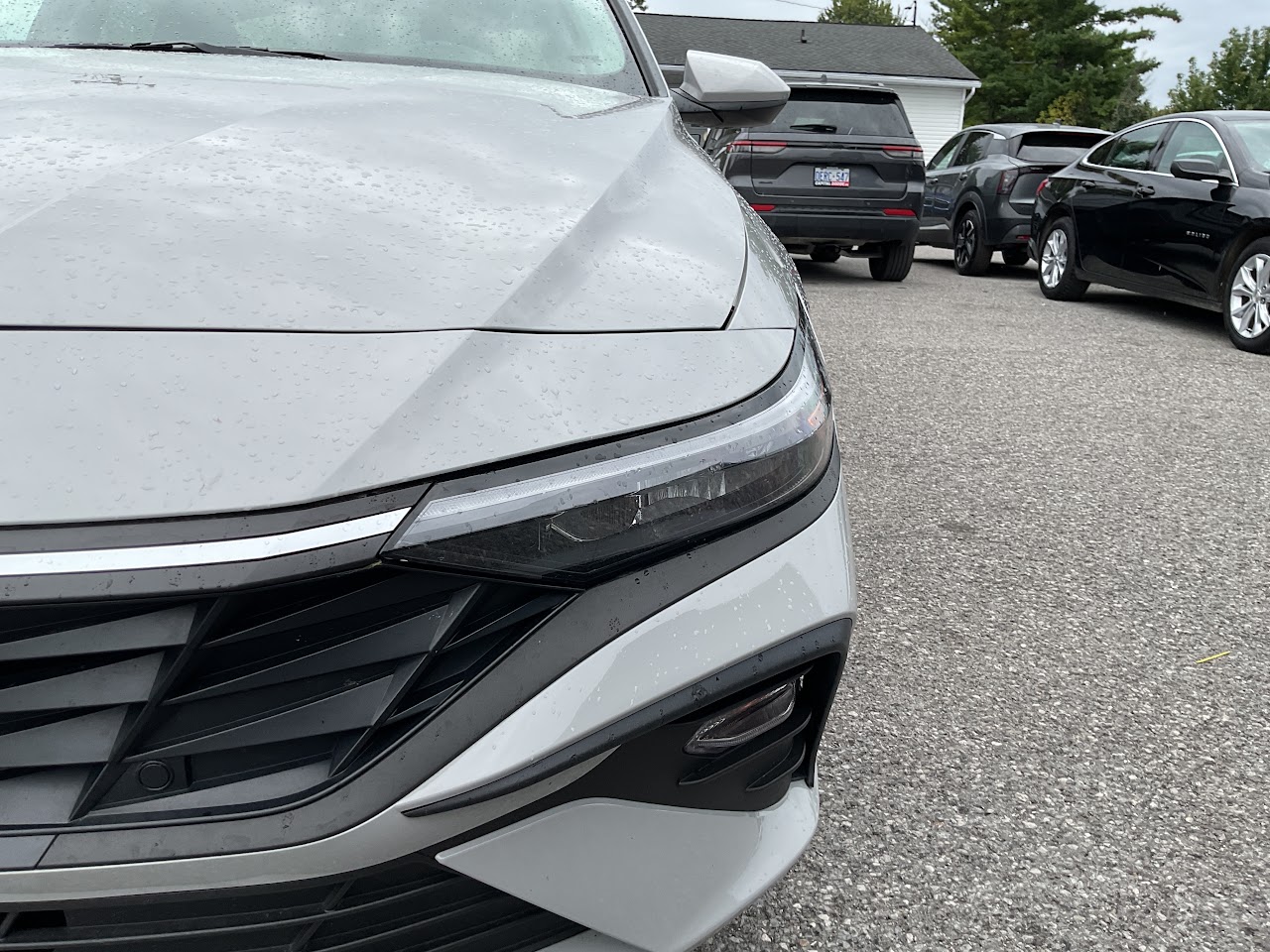 2025 Hyundai Elantra — photo 15 of 34