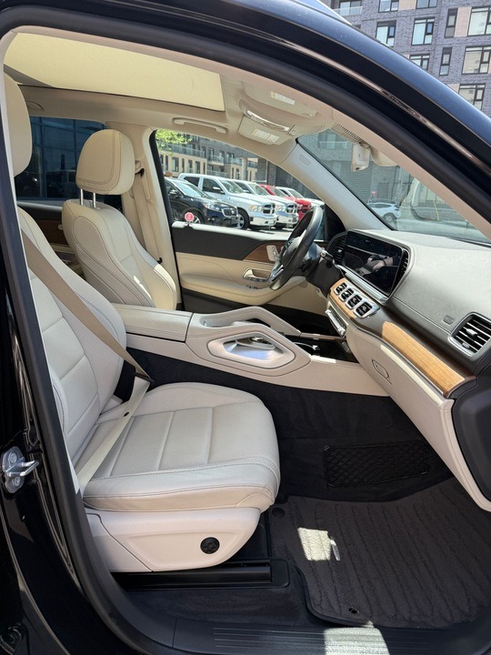 2020 Mercedes-Benz GLE 450 — photo 17 of 27