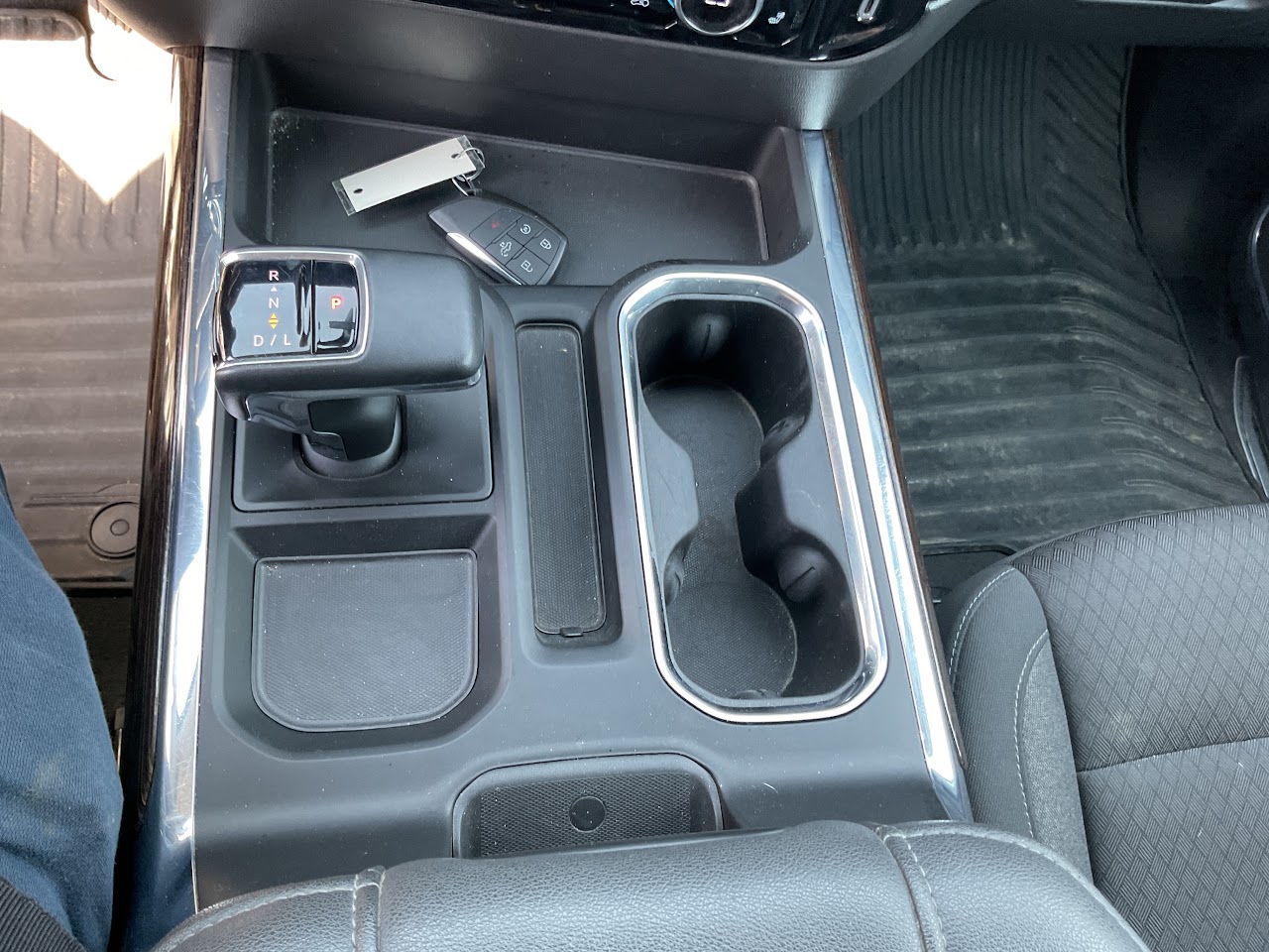 2024 GMC Sierra — photo 26 of 32