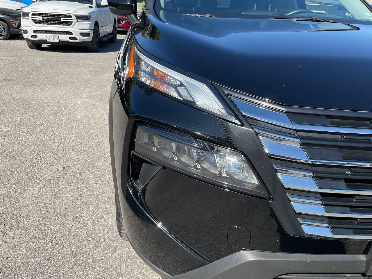 2025 Nissan Rogue — photo 10 of 34