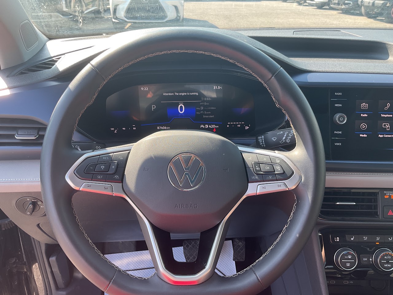 2024 Volkswagen Taos — photo 23 of 32