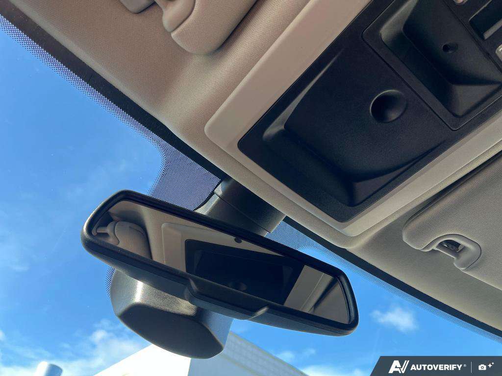 2022 Ram 1500 Classic Crew Cab — photo 21 of 25