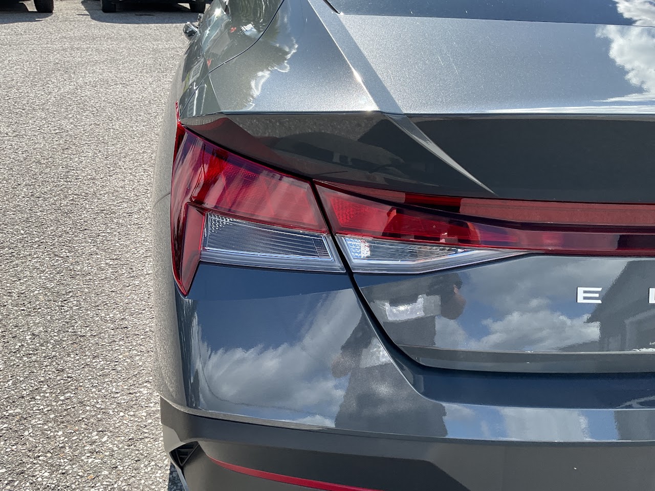 2026 Hyundai Elantra — photo 16 of 34