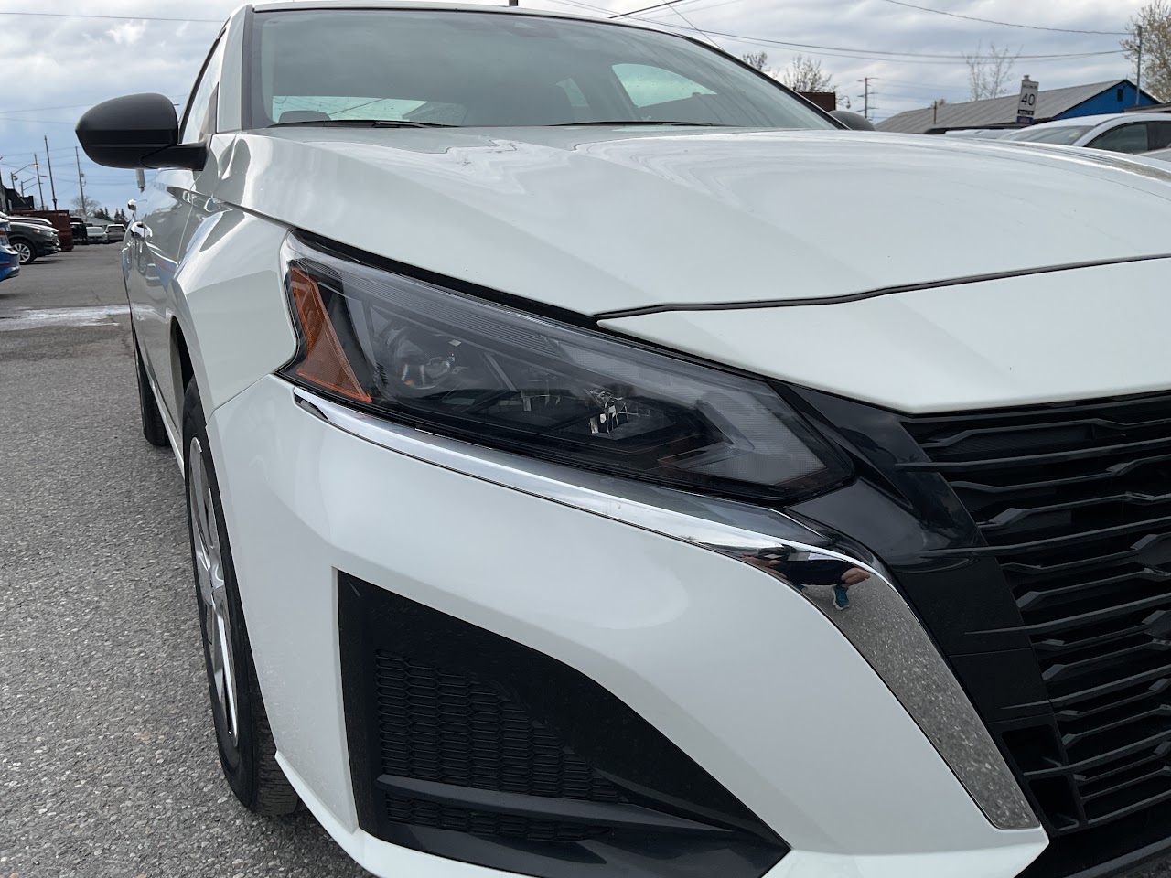 2025 Nissan Altima — photo 14 of 32