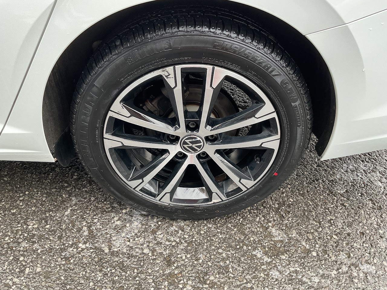 2024 Volkswagen Jetta — photo 12 of 39