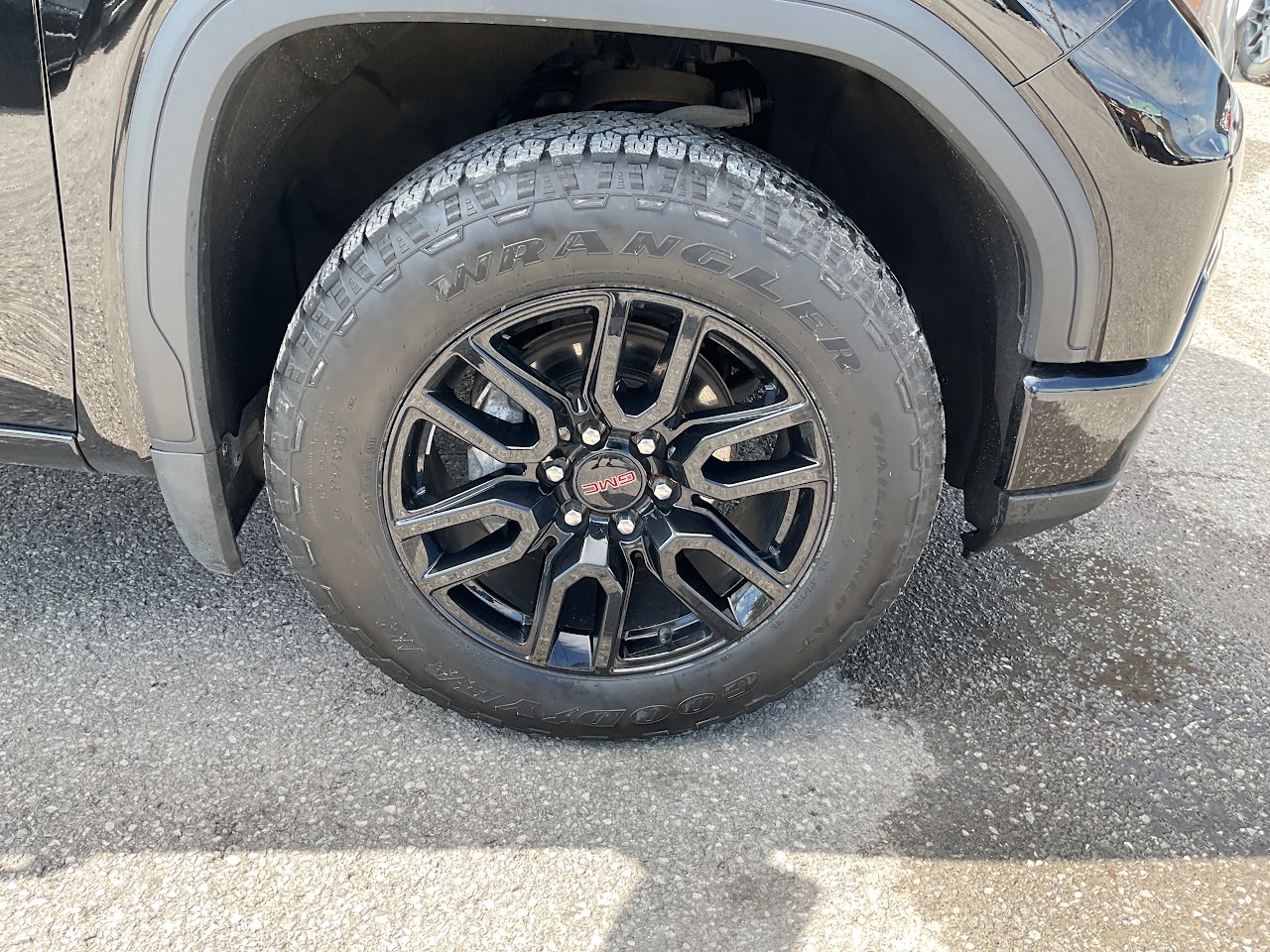2024 GMC Sierra 1500 — photo 12 of 34