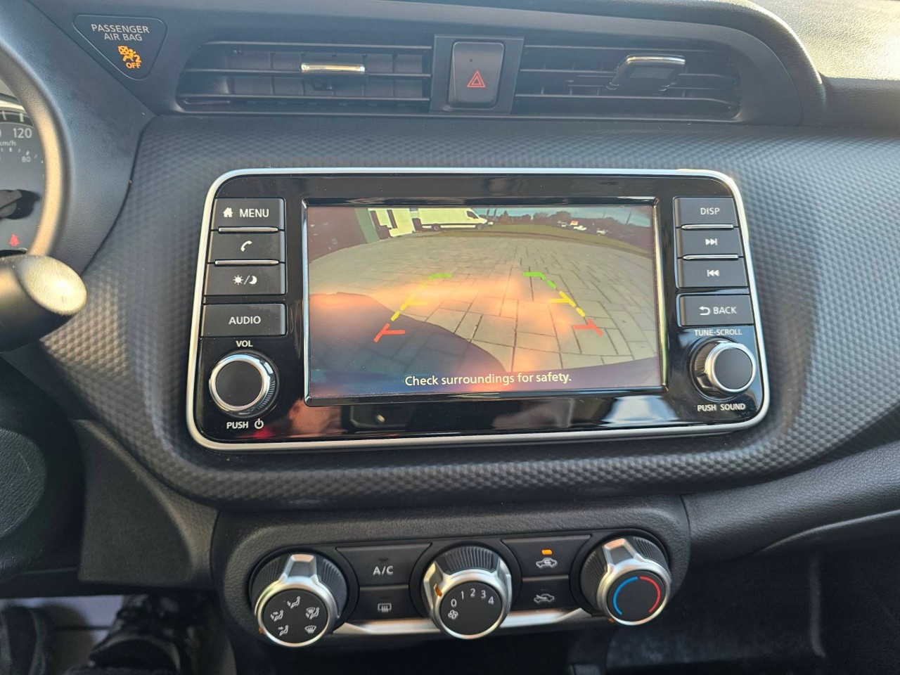 2025 Nissan Kicks Play — photo 15 of 25
