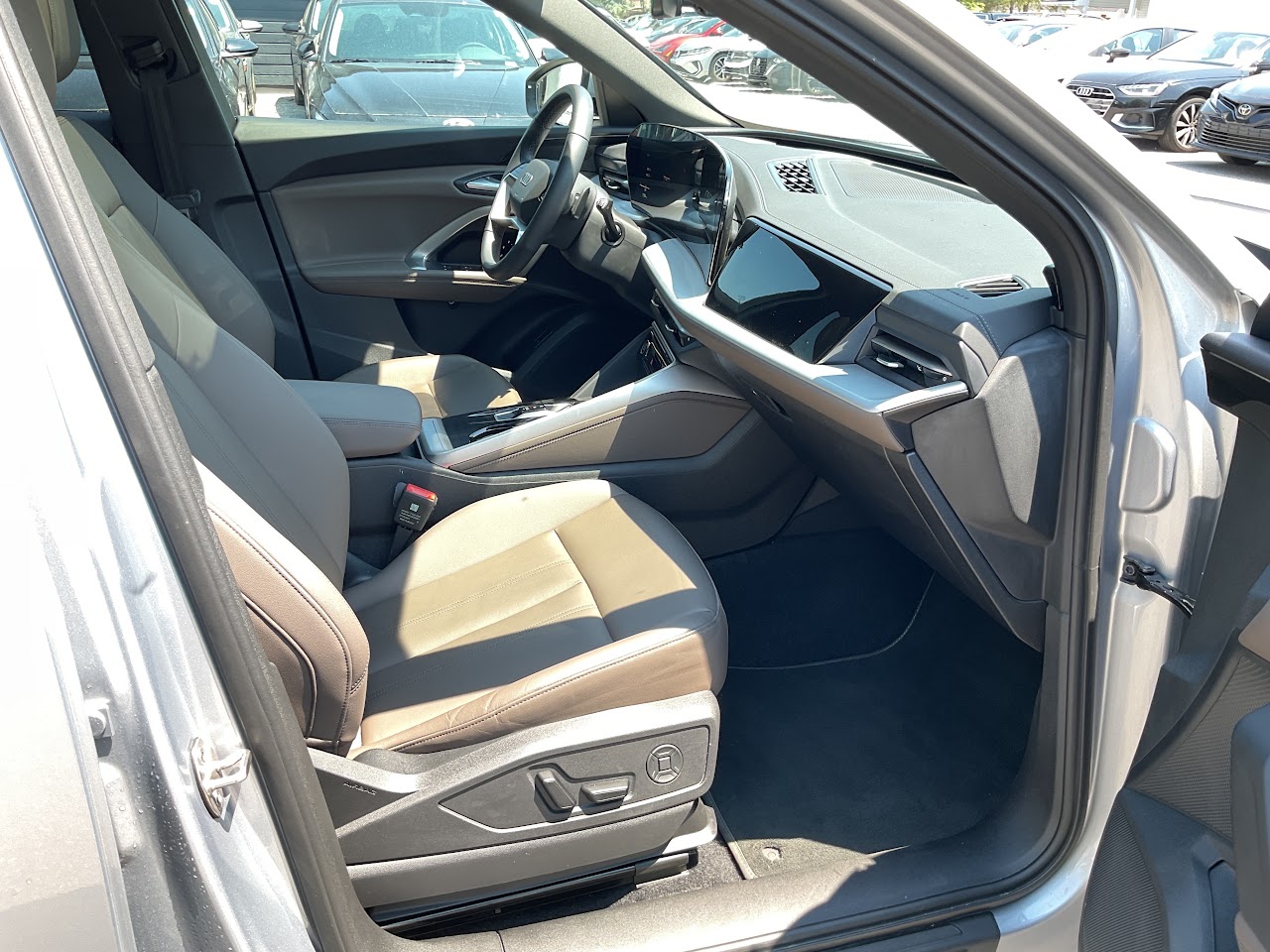 2025 Audi Q5 — photo 20 of 33