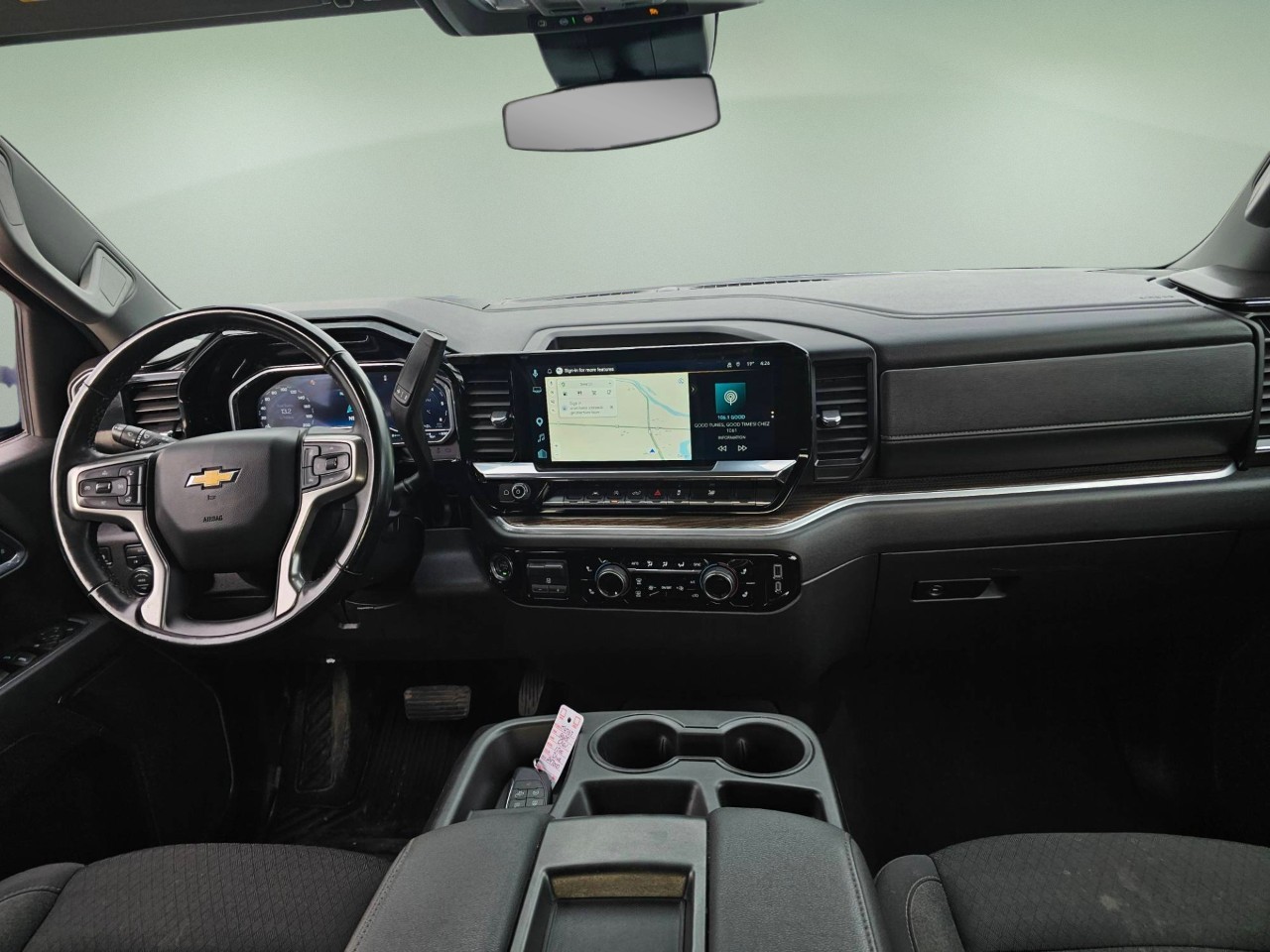 2025 Chevrolet Silverado 1500 — photo 18 of 20