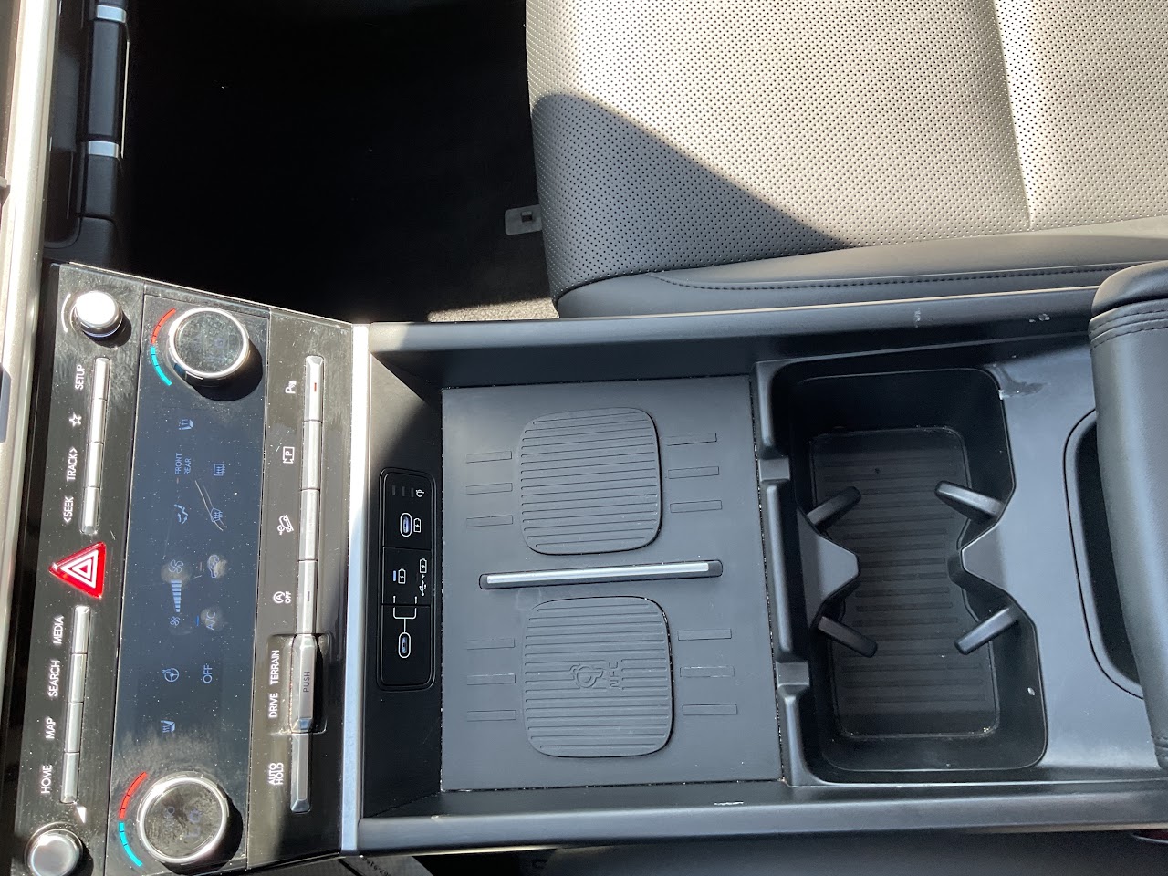 2025 Hyundai Santa Fe — photo 29 of 34