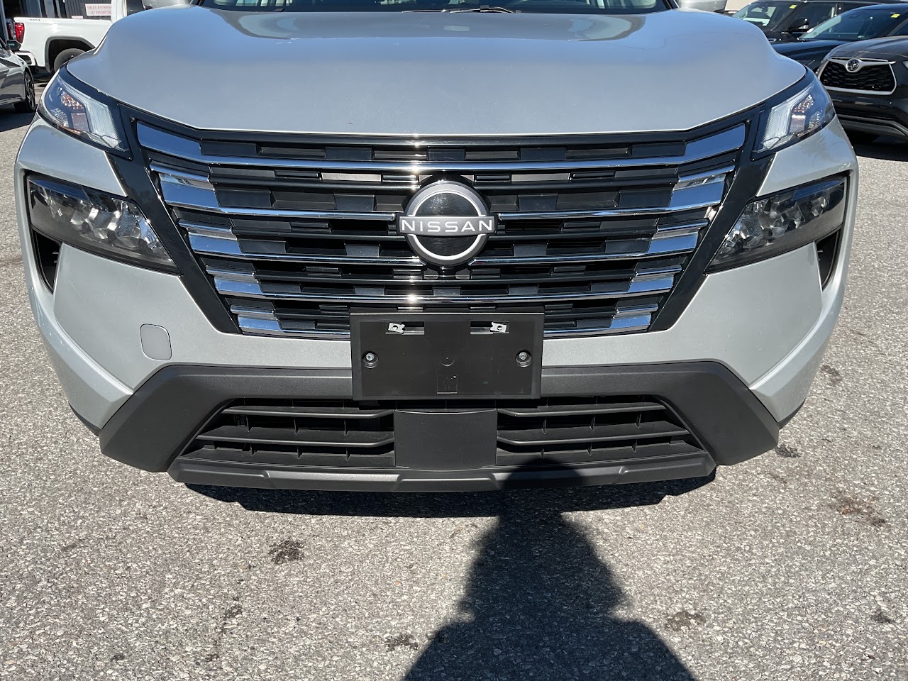 2025 Nissan Rogue — photo 10 of 33