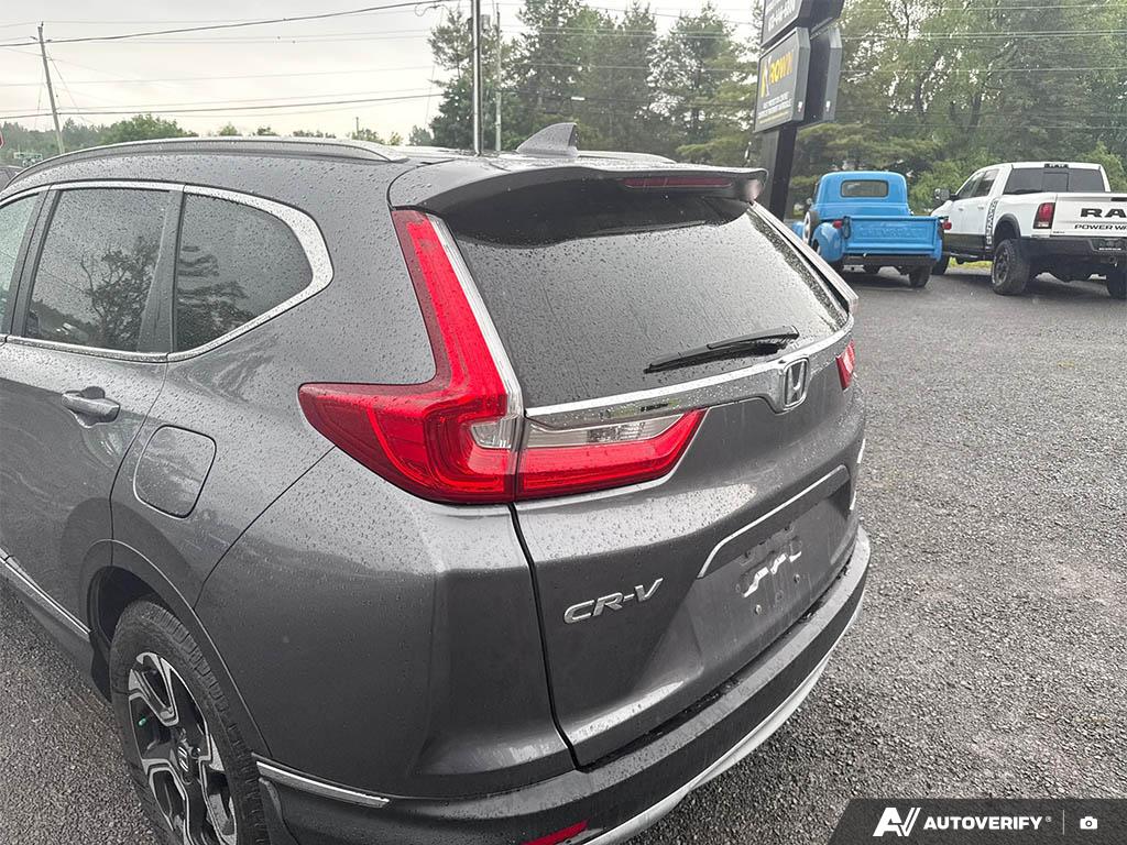 2017 Honda CR-V — photo 11 of 25