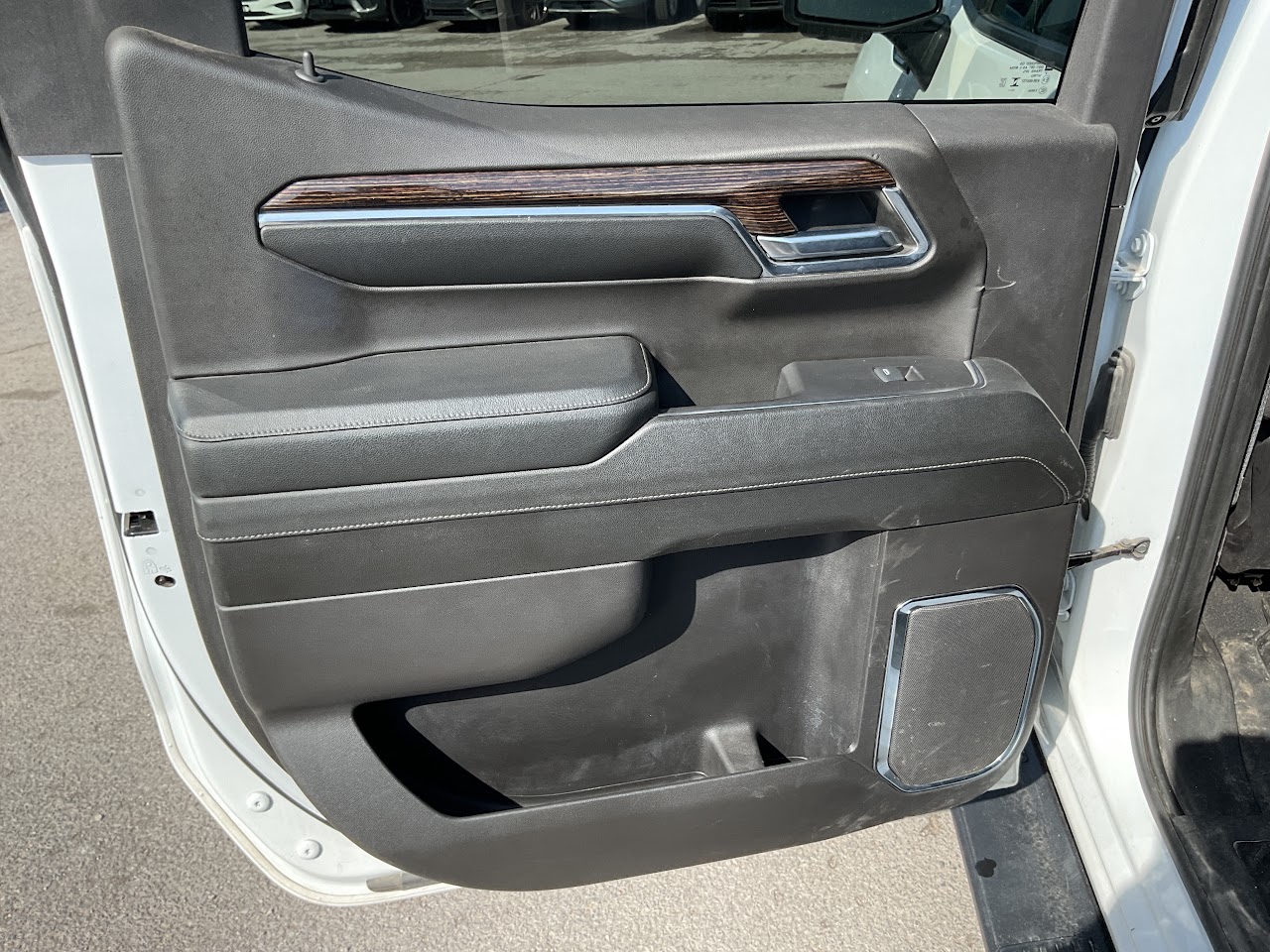 2024 GMC Sierra — photo 28 of 32