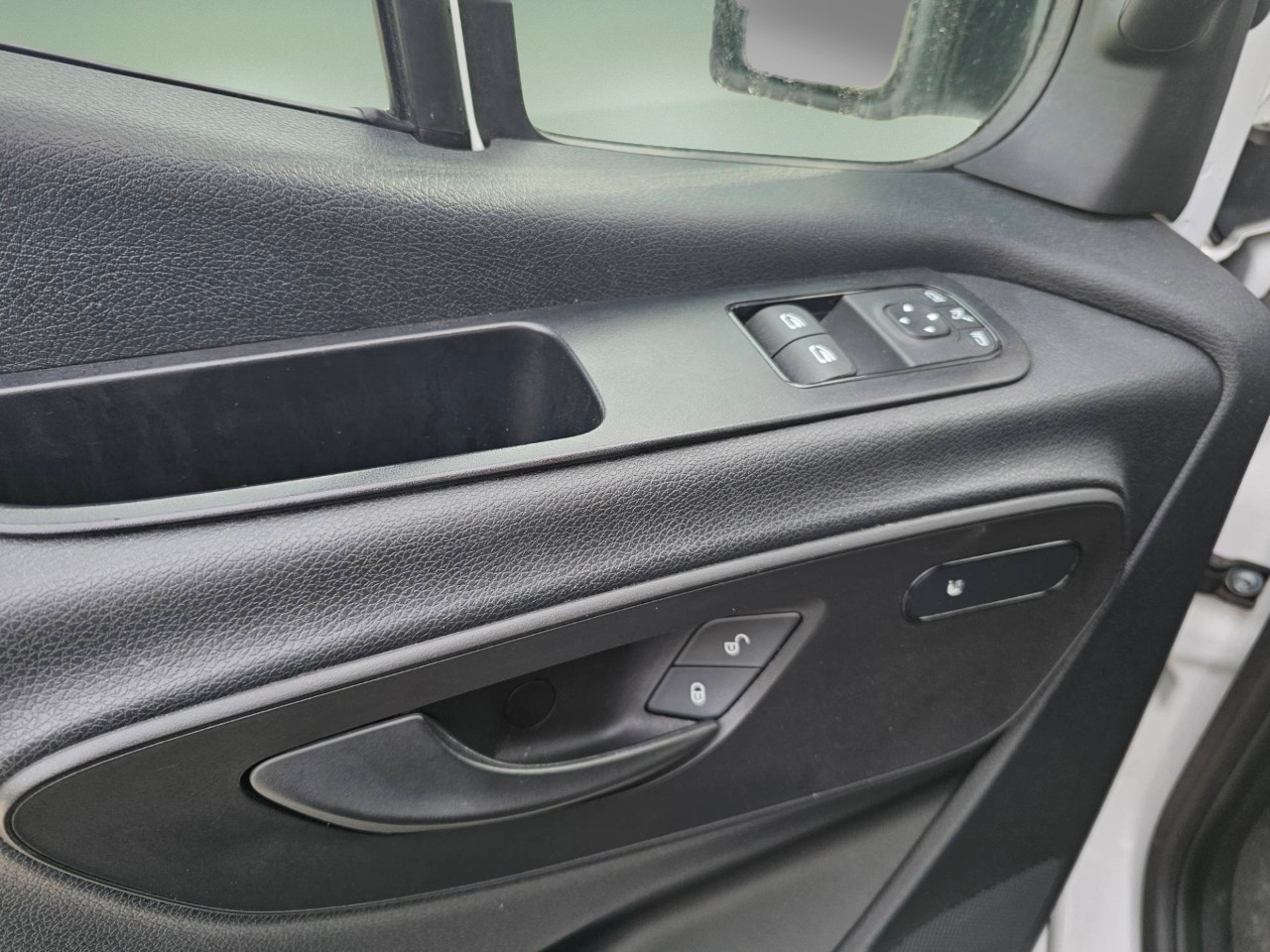 2025 Mercedes-Benz Sprinter Cargo Van — photo 14 of 18