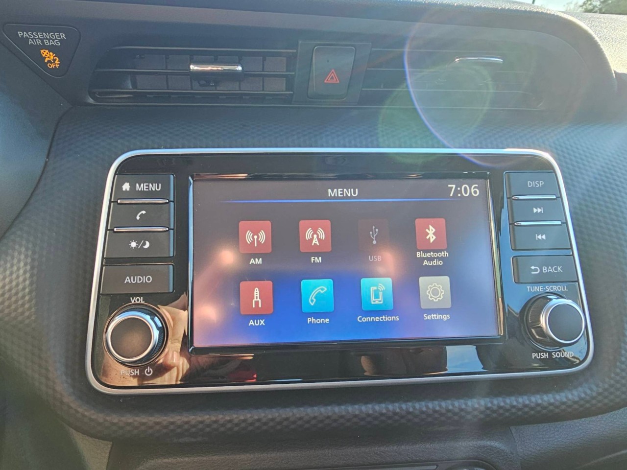 2025 Nissan Kicks Play — photo 16 of 25