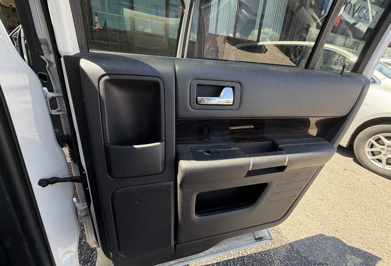 2018 Ford Flex — photo 22 of 48