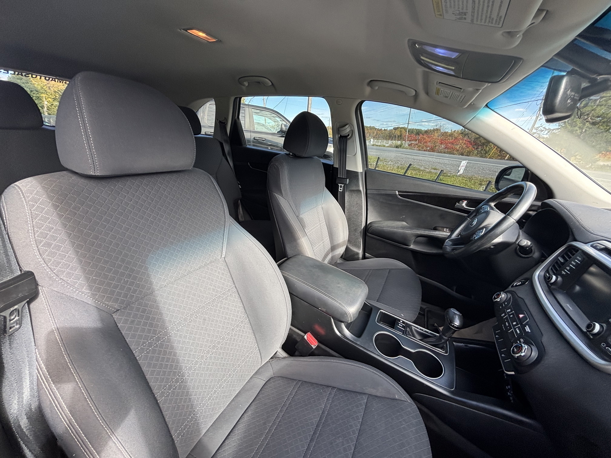 2018 Kia Sorento — photo 20 of 21
