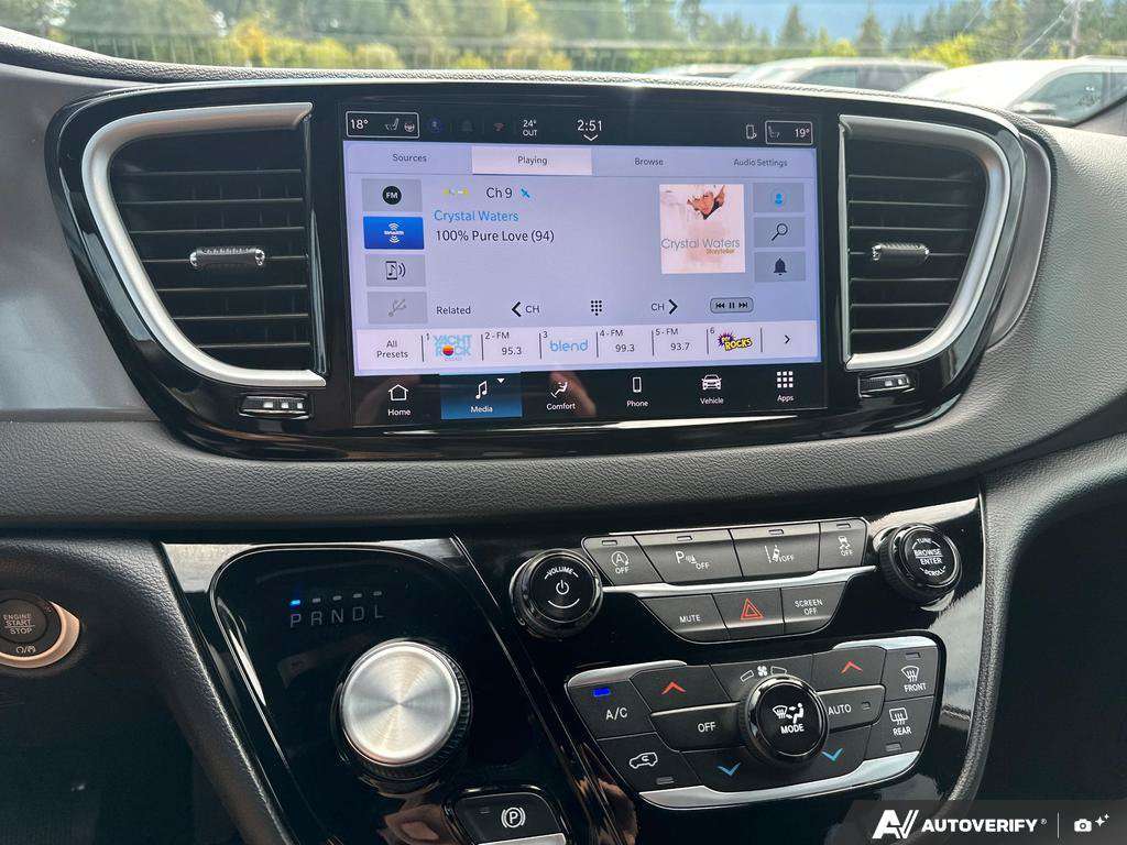 2025 Chrysler Grand Caravan — photo 19 of 25