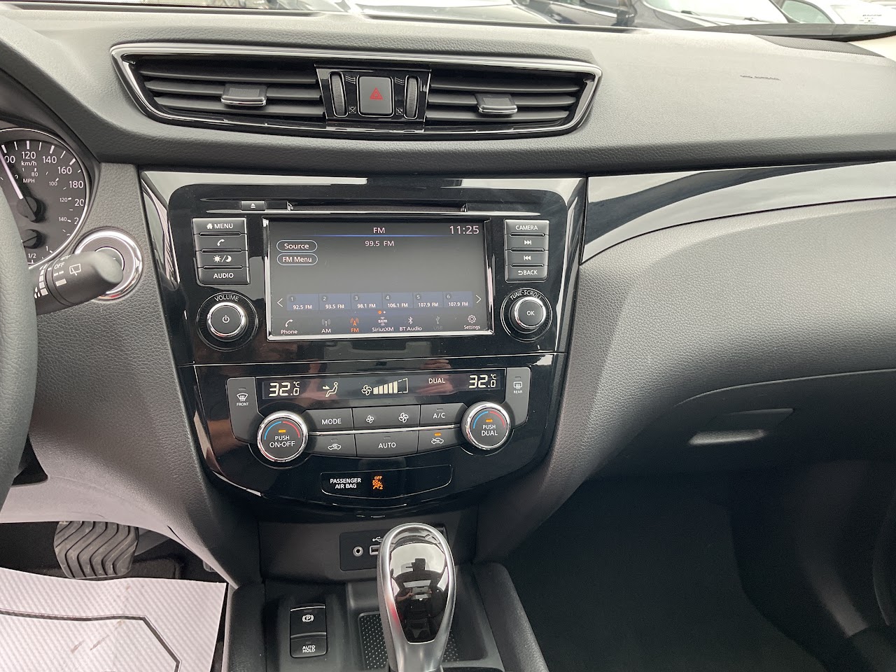 2023 Nissan Qashqai — photo 25 of 33