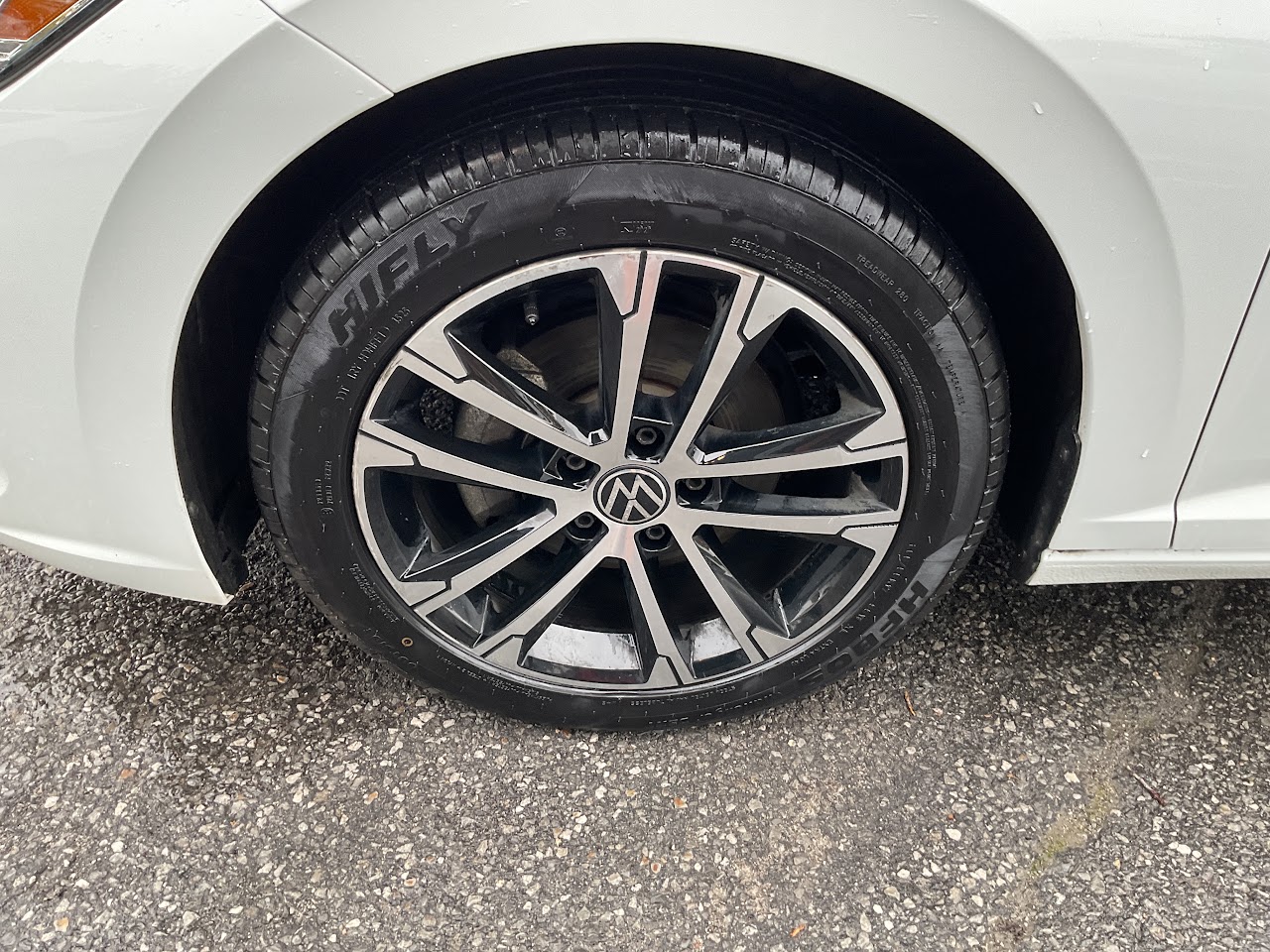 2024 Volkswagen Jetta — photo 11 of 39