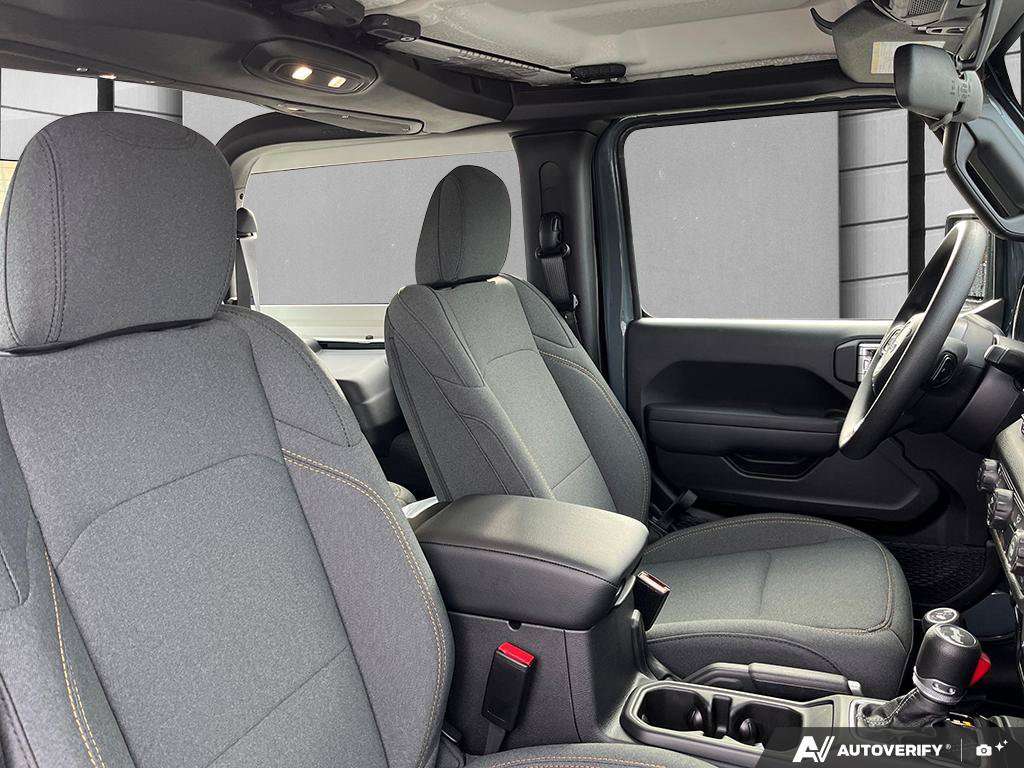 2026 Jeep Wrangler — photo 22 de 25