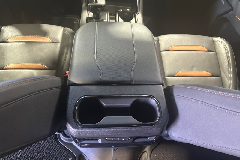 2025 GMC Sierra 1500 — photo 18 of 35