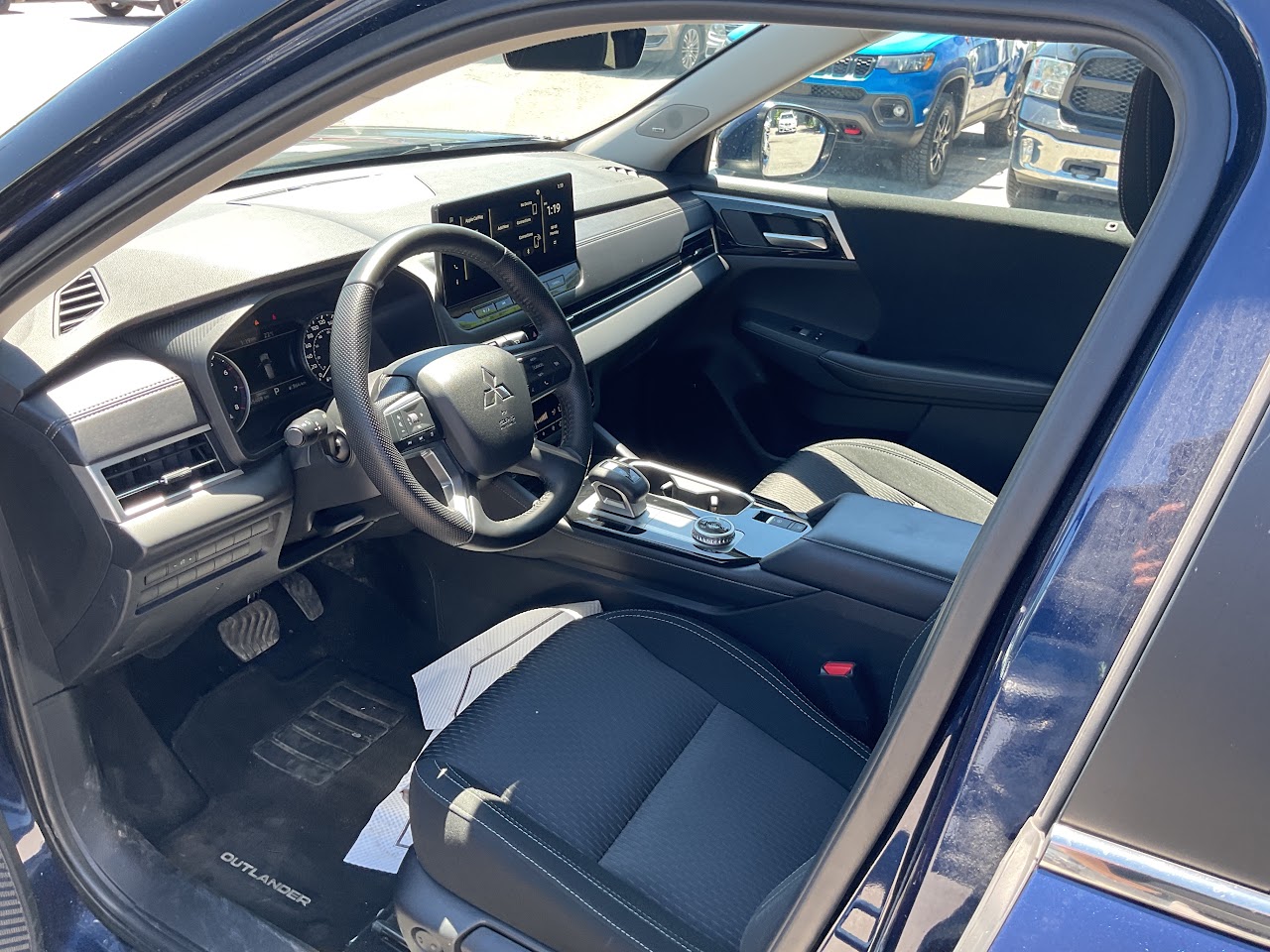 2025 Mitsubishi Outlander — photo 21 de 34