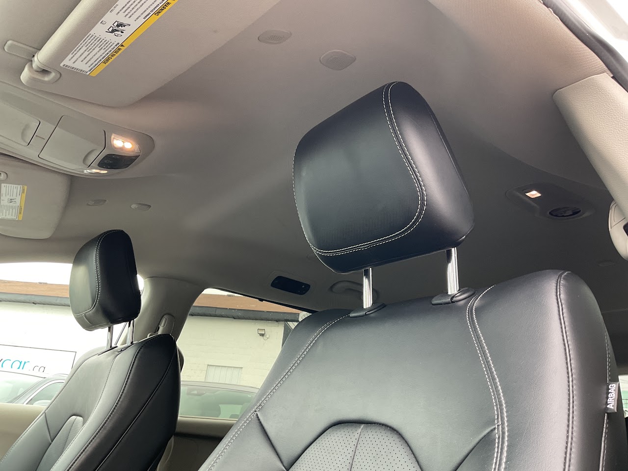 2024 Chrysler Pacifica — photo 24 of 35