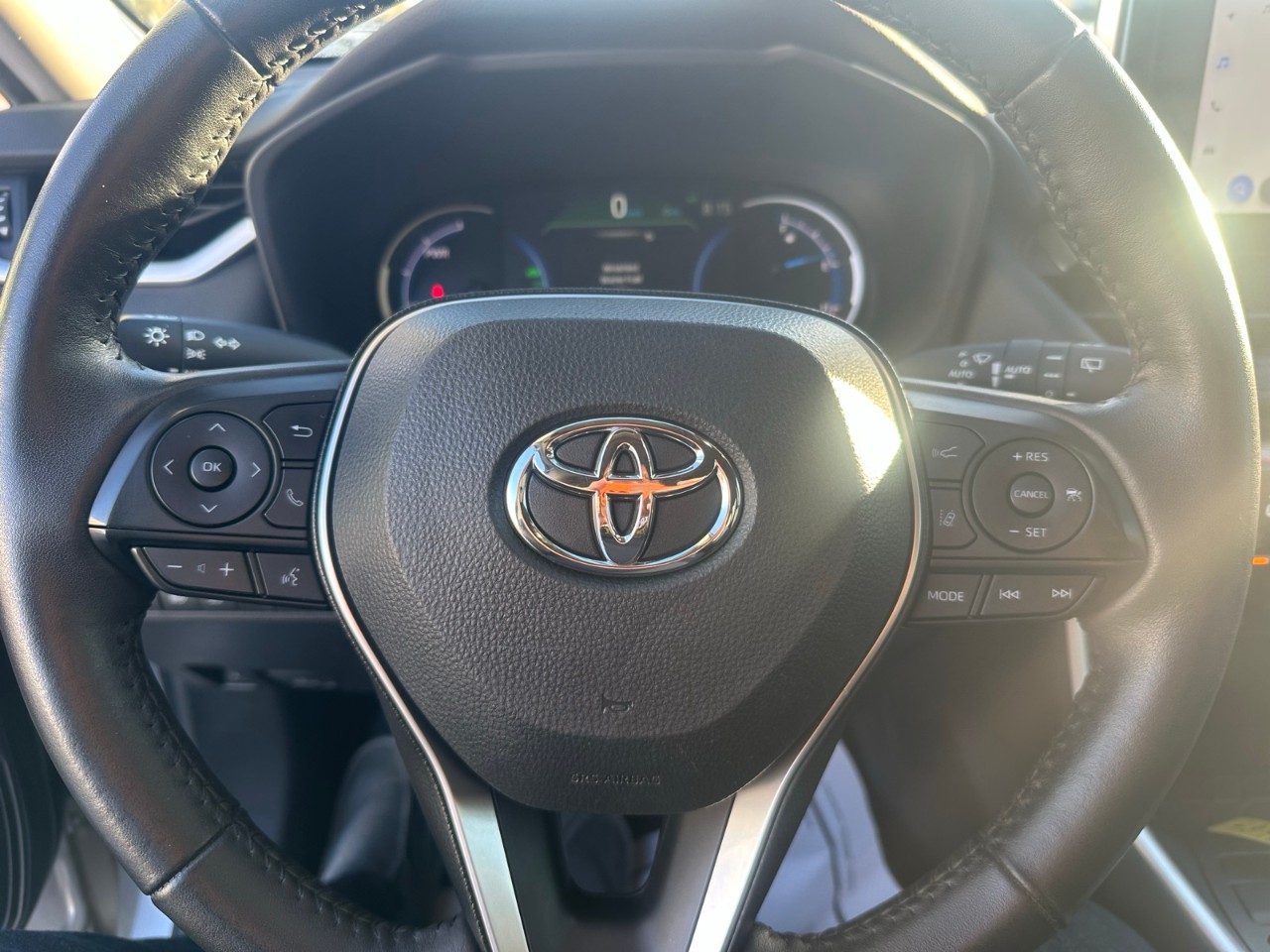 2025 Toyota RAV4 — photo 20 of 25