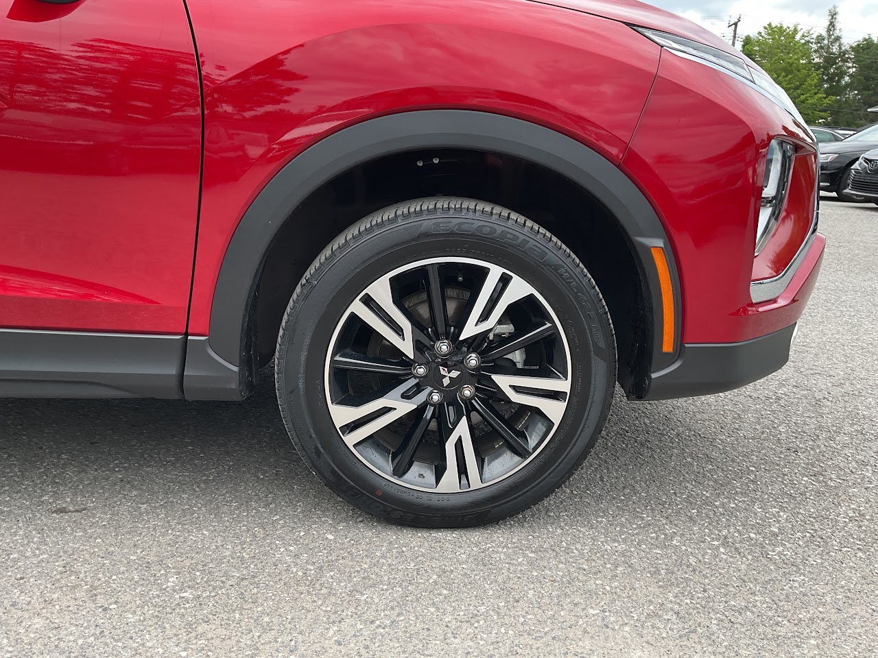 2023 Mitsubishi Eclipse Cross — photo 12 of 32