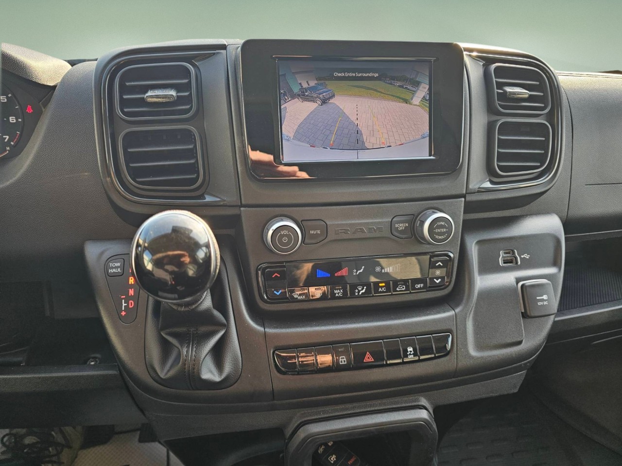 2025 Ram ProMaster Cargo Van — photo 11 of 17