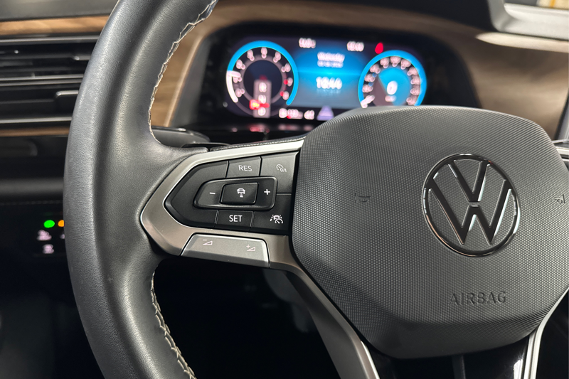 2024 Volkswagen Atlas — photo 30 of 36