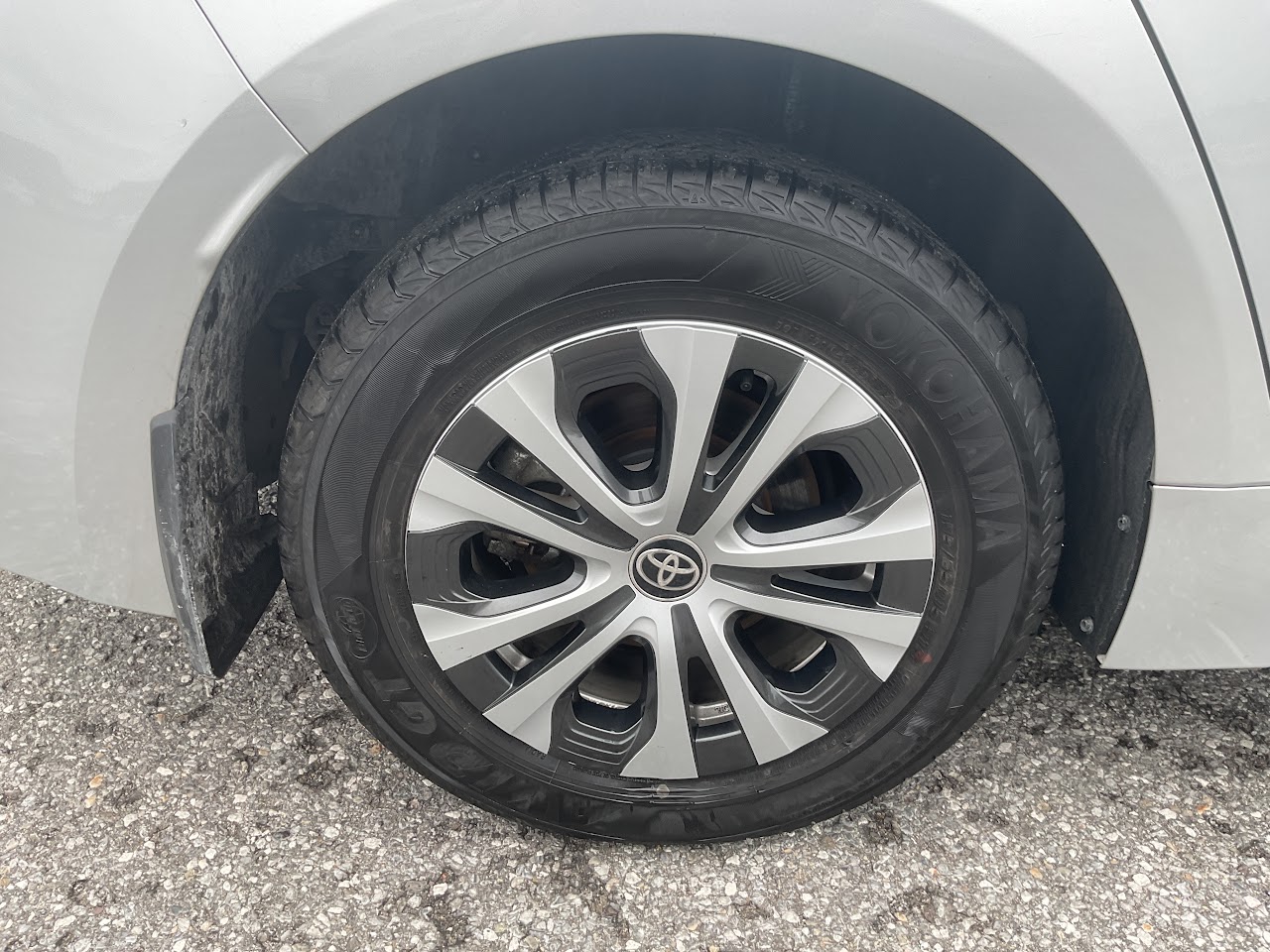 2025 Toyota Corolla — photo 13 of 34