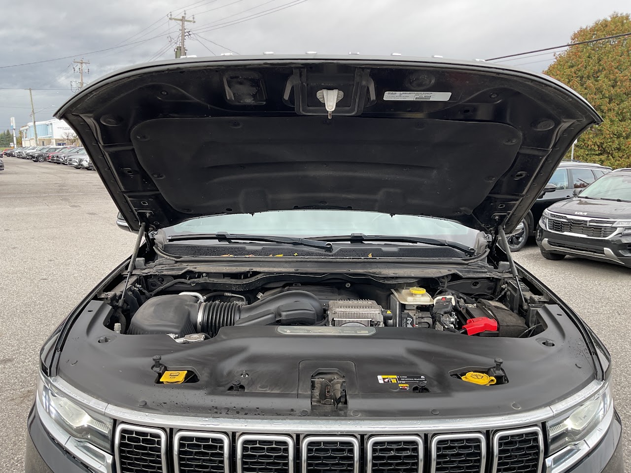 2022 Jeep Wagoneer — photo 22 of 34