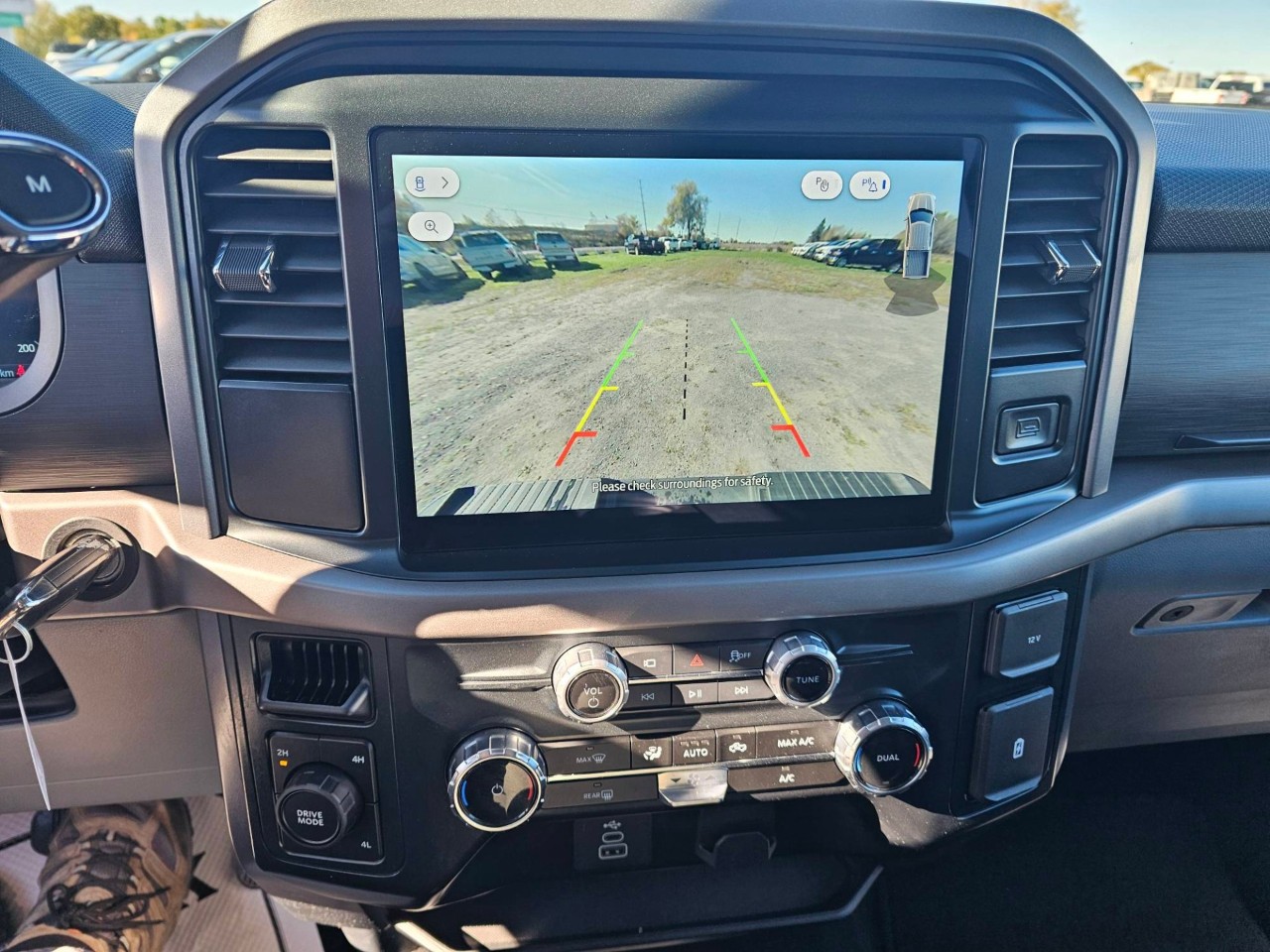 2025 Ford F-150 — photo 15 de 23