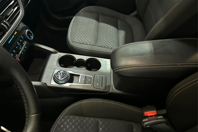 2025 Ford Escape — photo 19 de 33