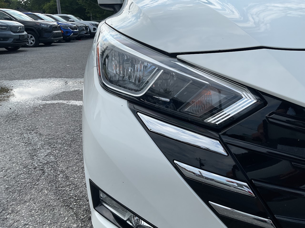 2025 Nissan Versa — photo 14 of 34