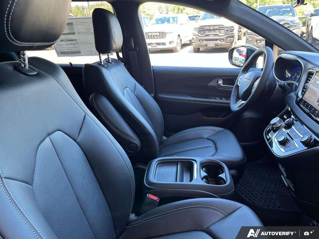 2027 Chrysler Grand Caravan — photo 22 de 25