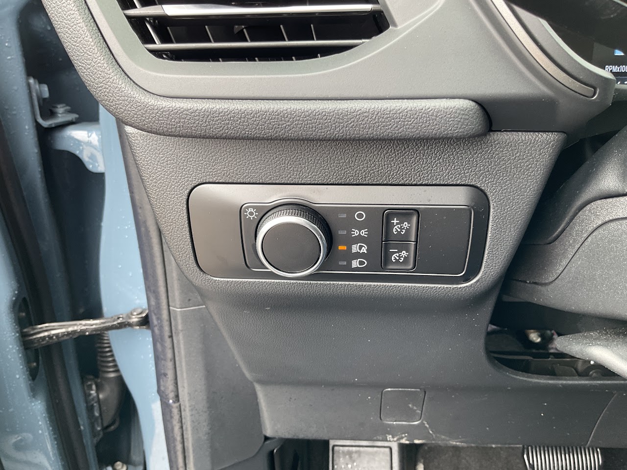 2025 Ford Escape — photo 24 of 35