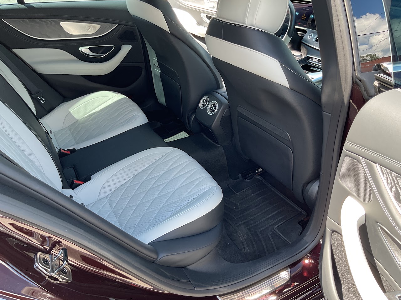 2022 Mercedes-Benz AMG GT — photo 25 of 37