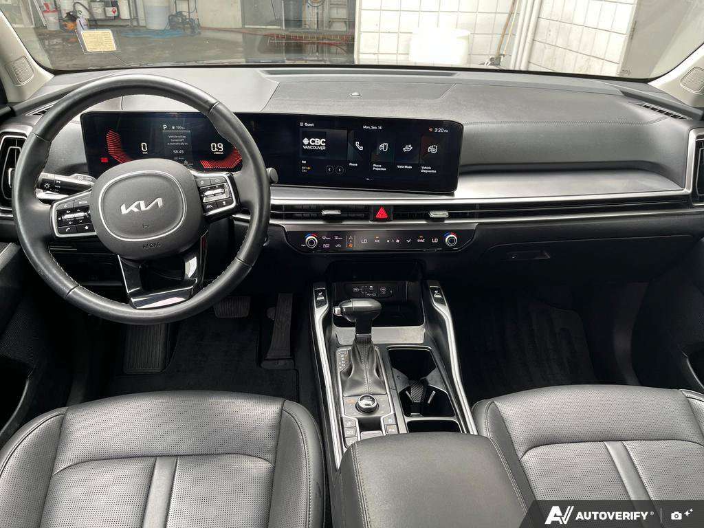 2025 Kia Sorento — photo 24 of 25