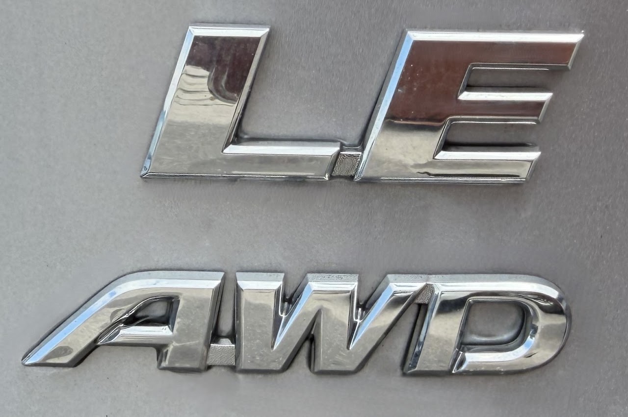 2025 Toyota RAV4 — photo 41 of 47