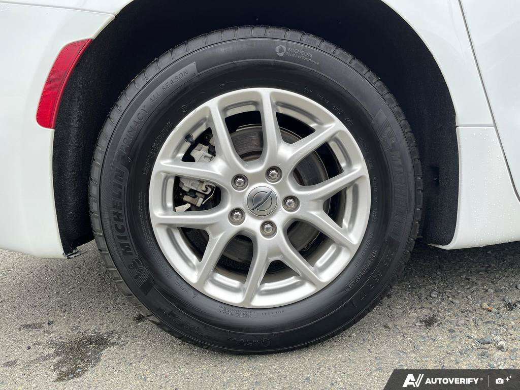 2024 Chrysler Grand Caravan — photo 6 of 25