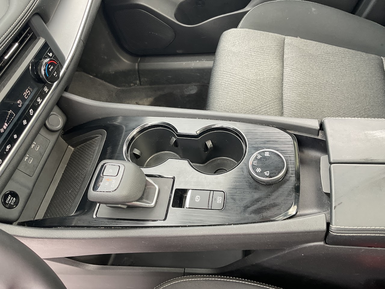 2025 Nissan Rogue — photo 29 de 34