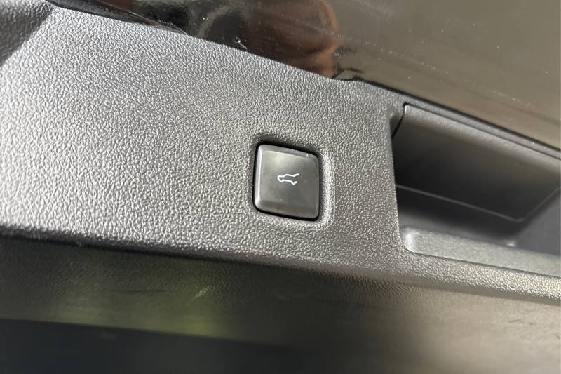 2025 Ford Escape — photo 13 of 35