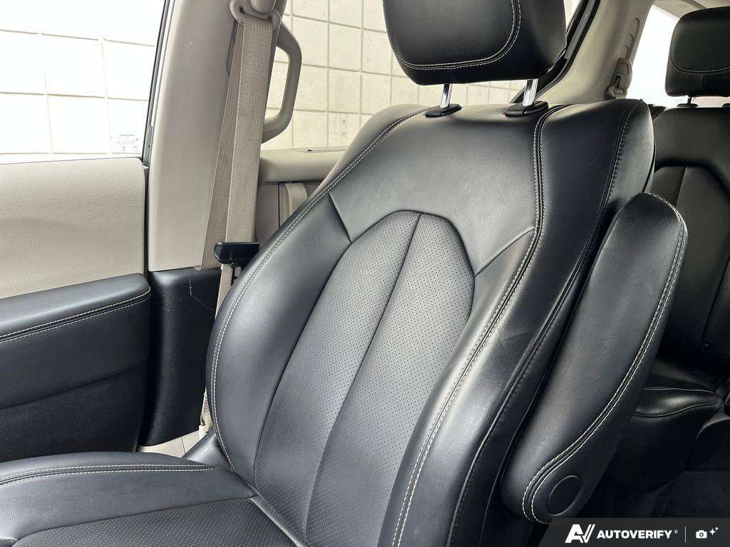 2023 Chrysler Pacifica — photo 20 of 25